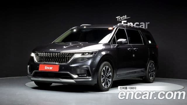 Kia Carnival 2023 — Фото 1/20
