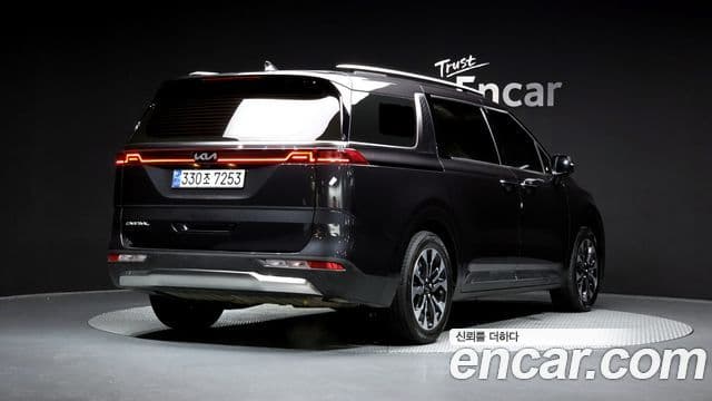 Kia Carnival 2023 — Фото 2/20