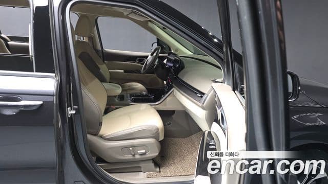 Kia Carnival 2023 — Фото 11/20