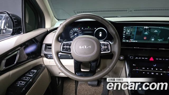 Kia Carnival 2023 — Фото 13/20