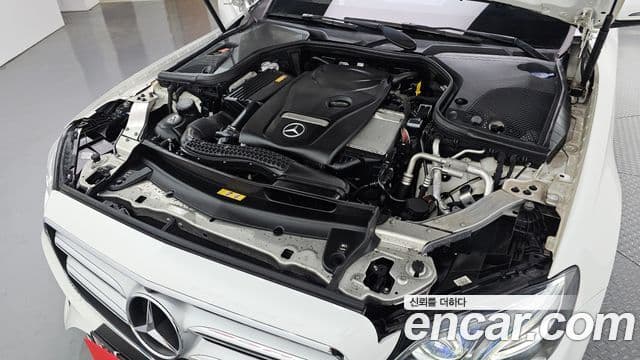 Mercedes-Benz E-Class 2018 — ფოტო 6/20
