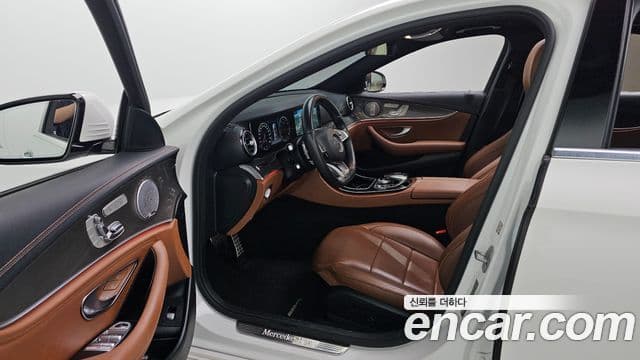 Mercedes-Benz E-Class 2018 — ფოტო 10/20
