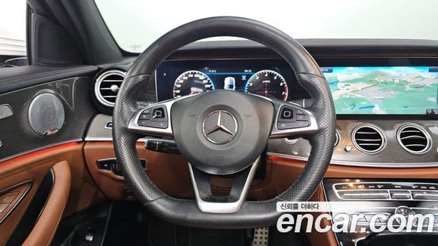 Mercedes-Benz E-Class 2018 — ფოტო 11/20