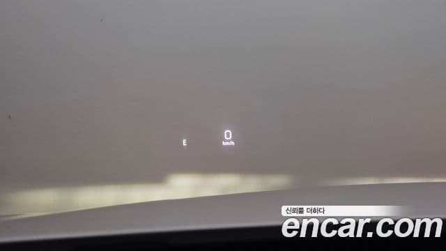 Mercedes-Benz E-Class 2018 — ფოტო 15/20