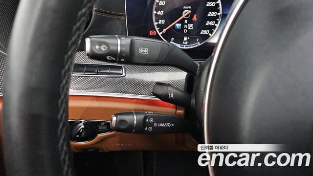 Mercedes-Benz E-Class 2018 — ფოტო 16/20