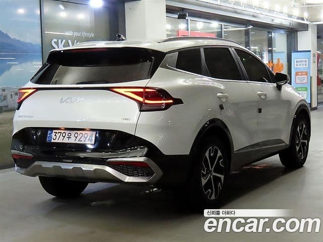 Kia Sportage 2023 — Фото 2/20
