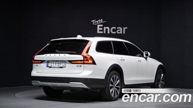 Volvo V90 Cross Country 2021 — ფოტო 2/20