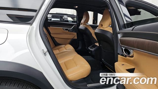 Volvo V90 Cross Country 2021 — ფოტო 12/20