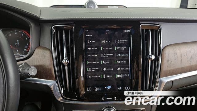 Volvo V90 Cross Country 2021 — ფოტო 16/20
