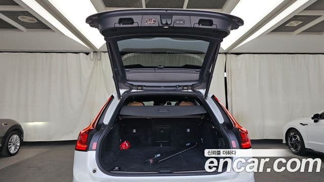 Volvo V90 Cross Country 2021 — ფოტო 20/20