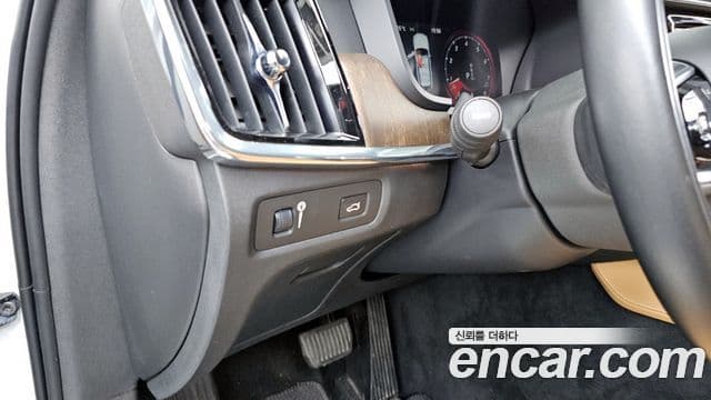 Volvo V90 Cross Country 2021 — Photo 15/34