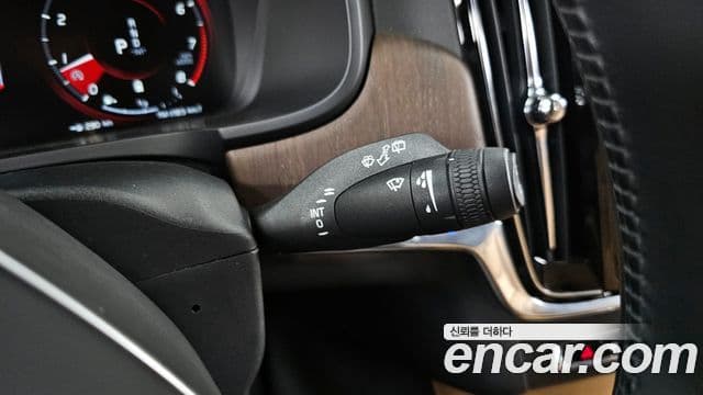 Volvo V90 Cross Country 2021 — Photo 12/34