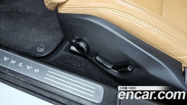Volvo V90 Cross Country 2021 — Photo 4/34