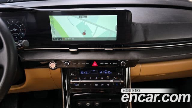 Kia Carnival 2022 — Фото 19/20