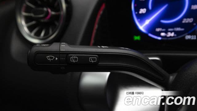 Mercedes-Benz EQB 2024 — ფოტო 15/20