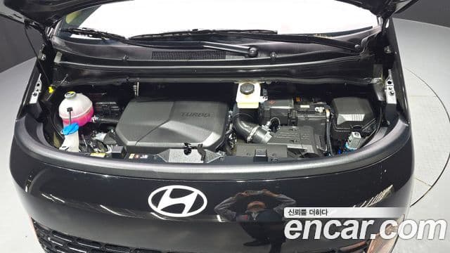 Hyundai Staria 2024 — фото 6 из 20