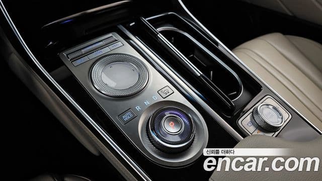 Genesis GV80 2020 — ფოტო 17/20