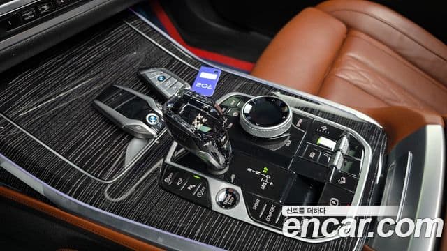 BMW X7 2021 — ფოტო 9/20