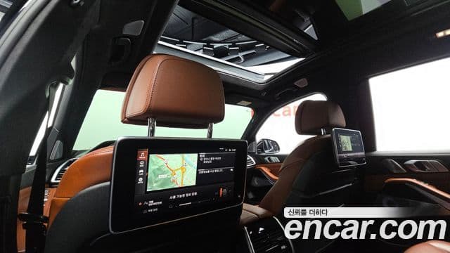 BMW X7 2021 — ფოტო 19/20