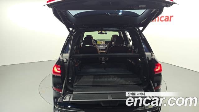 BMW X7 2021 — ფოტო 20/20