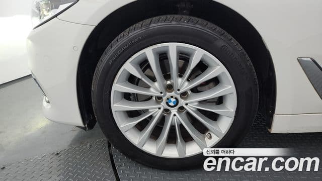 BMW 5 Series 2018 — Şəkil 5/20