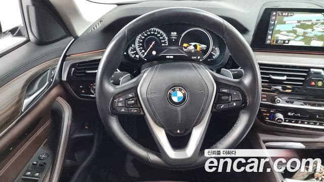 BMW 5 Series 2018 — Şəkil 14/20