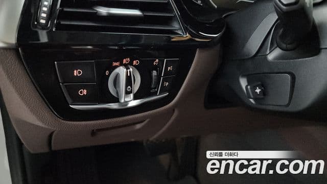 BMW 5 Series 2018 — Photo 14/34