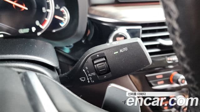 BMW 5 Series 2018 — Photo 15/34