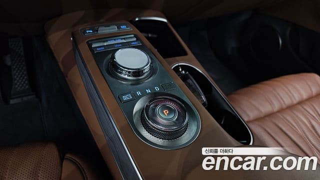 Genesis GV70 2022 — Şəkil 9/20