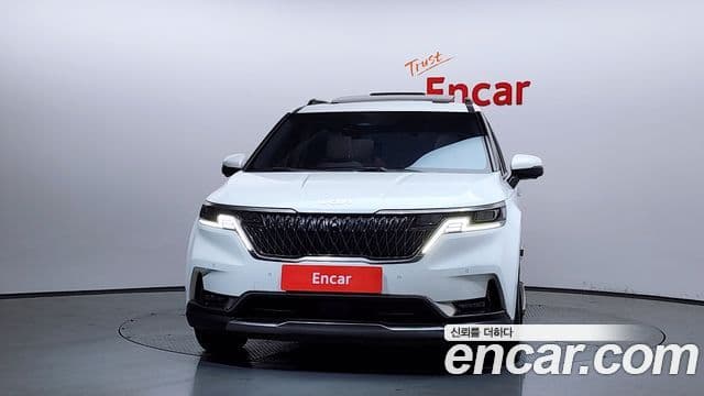 Kia Carnival 2021 — фото 3 из 20