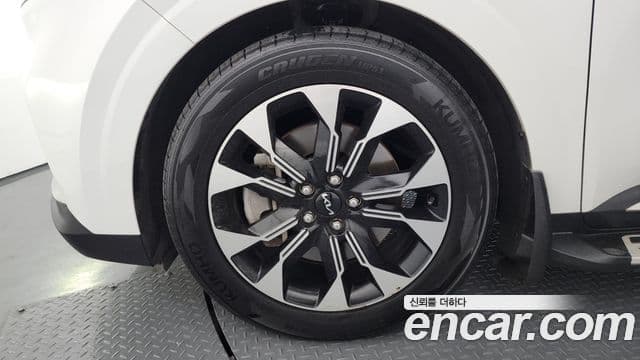 Kia Carnival 2021 — фото 5 из 20