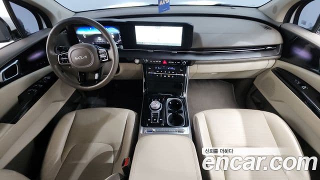 Kia Carnival 2021 — фото 7 из 20