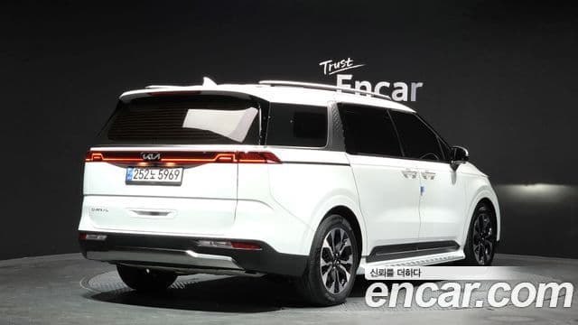 Kia Carnival 2022 — ფოტო 2/20
