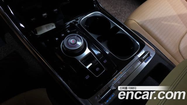 Kia Carnival 2022 — ფოტო 9/20