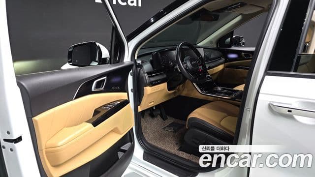 Kia Carnival 2022 — ფოტო 10/20
