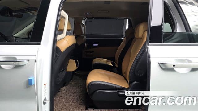Kia Carnival 2022 — ფოტო 11/20