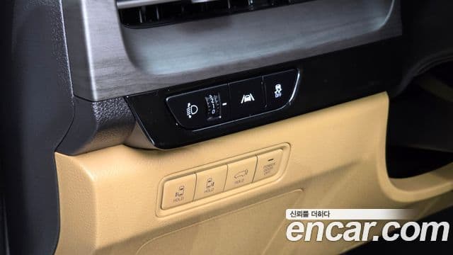 Kia Carnival 2022 — ფოტო 15/20