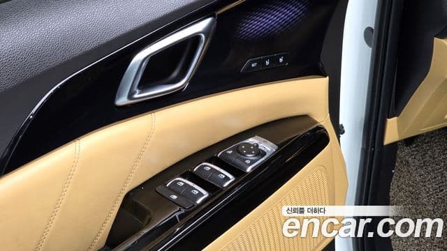 Kia Carnival 2022 — ფოტო 16/20