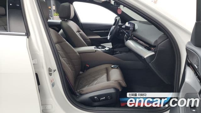BMW 5 Series 2024 — Photo 14/41