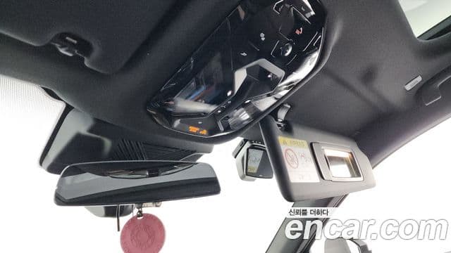 BMW 5 Series 2024 — Photo 32/41