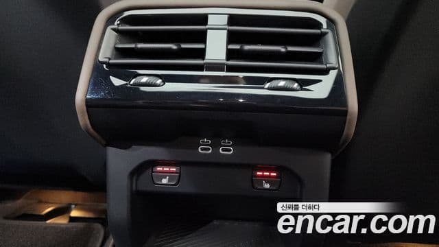 BMW 5 Series 2024 — Photo 30/41