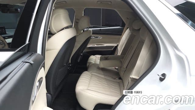 Genesis GV70 2021 — фото 12 из 20