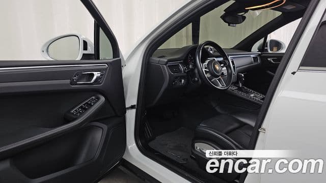 Porsche Macan 2018 — Şəkil 8/20