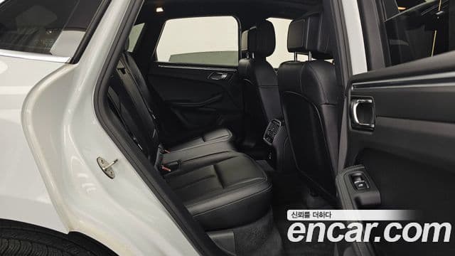 Porsche Macan 2018 — фото 11 из 20
