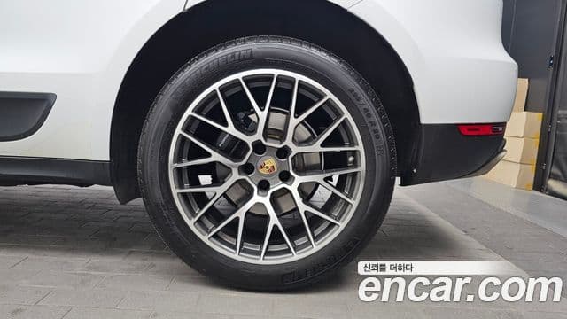 Porsche Macan 2018 — Photo 22/32