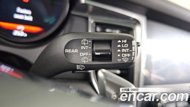Porsche Macan 2018 — Photo 16/32