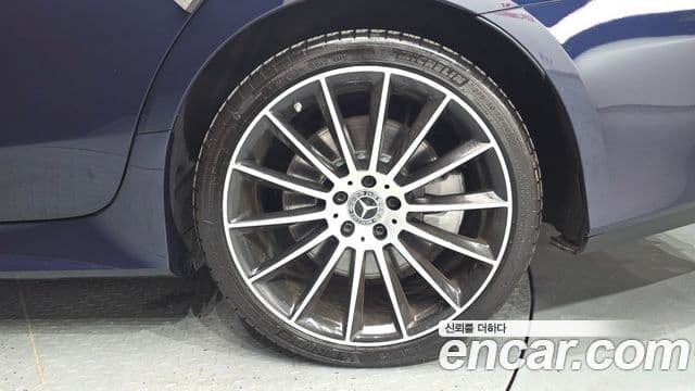 Mercedes-Benz CLS-Class 2019 — Photo 8/30