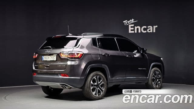 Jeep Compass 2022 — Photo 19/32