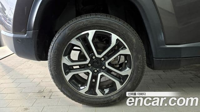 Jeep Compass 2022 — Photo 27/32