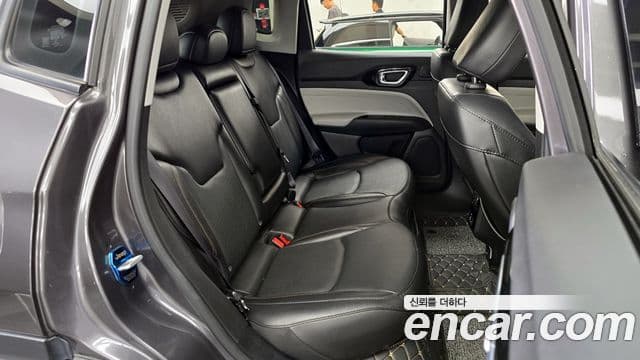 Jeep Compass 2022 — Photo 17/32